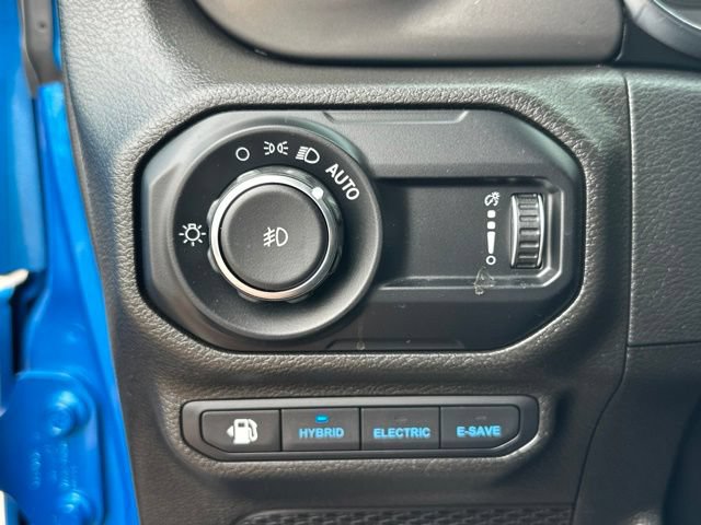 Used 2023 Jeep Wrangler Unlimited w/ Cold Weather Group AWD/4WD image 10