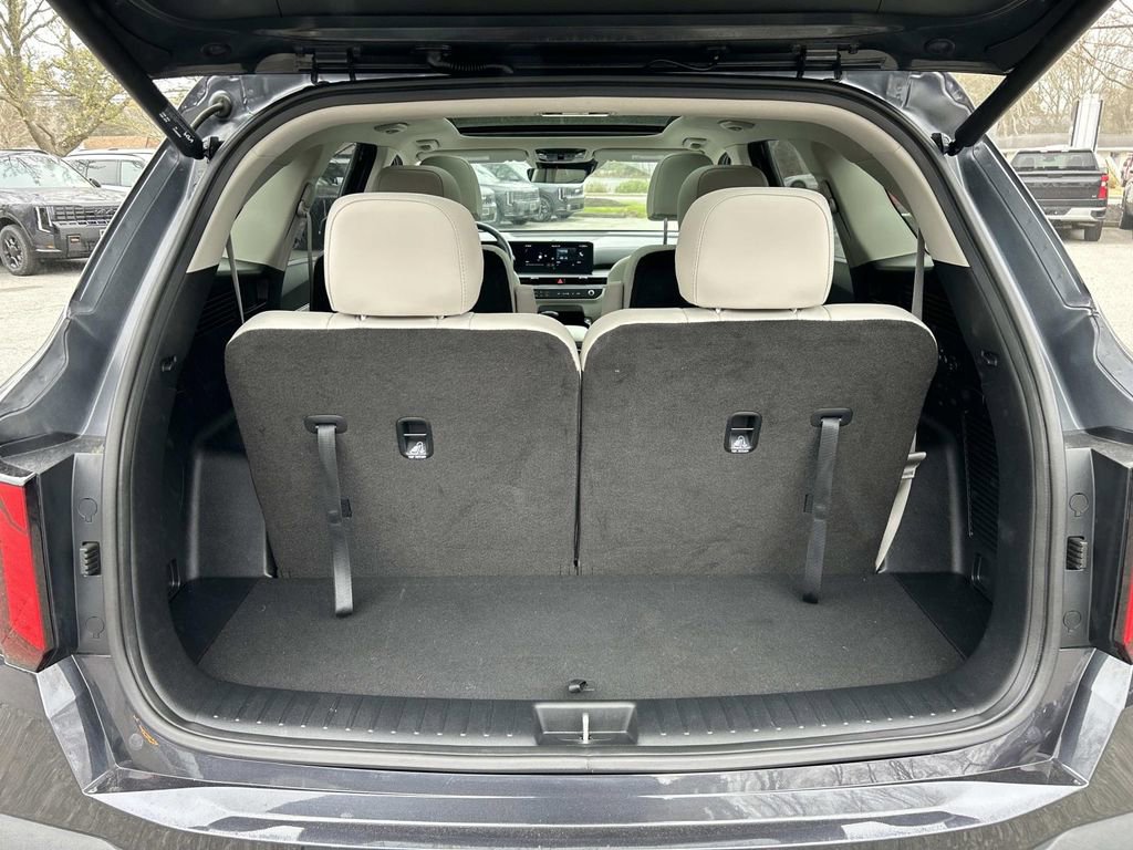 Certified 2025 Kia Sorento SX FWD image 12