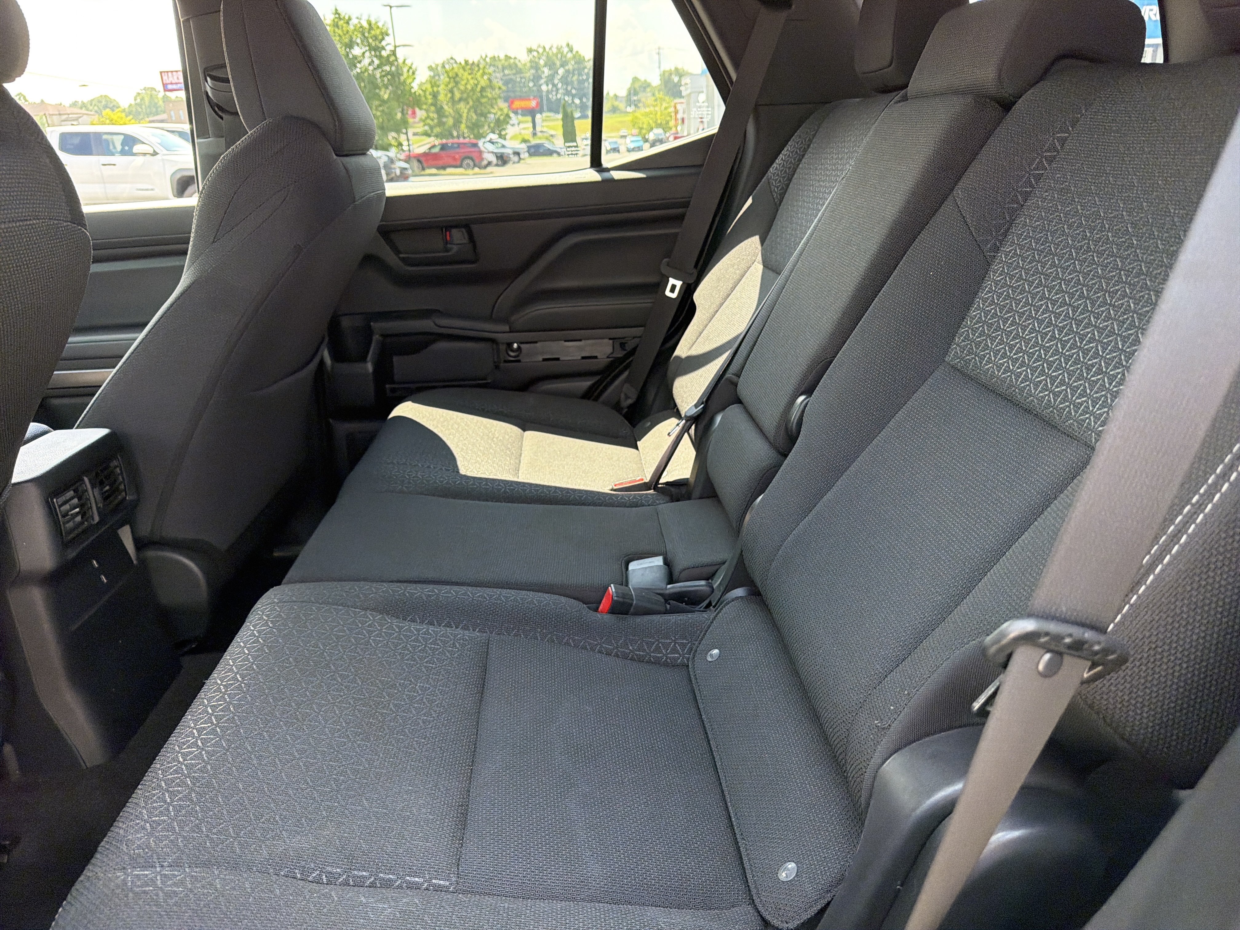 Used 2025 Toyota 4Runner SR5 AWD/4WD image 13