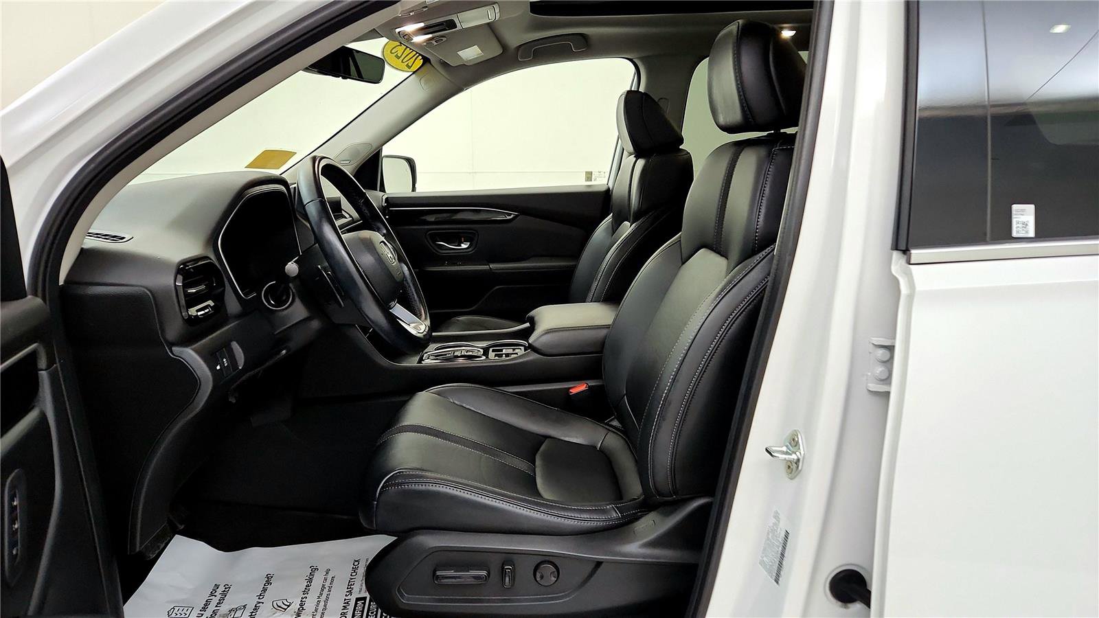 Used 2023 Honda Pilot Touring image 26