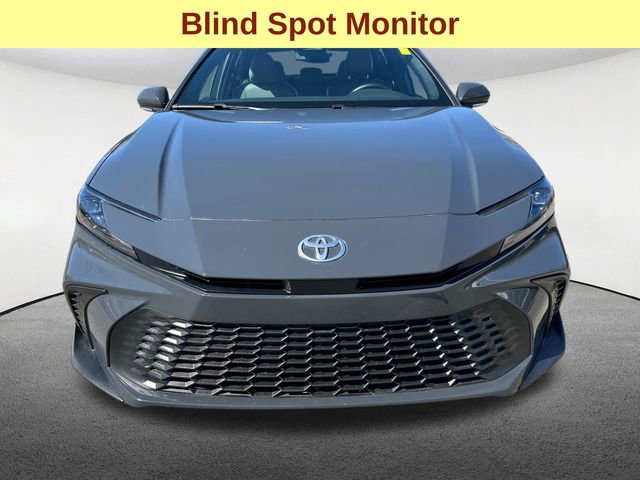 Used 2025 Toyota Camry SE FWD image 4