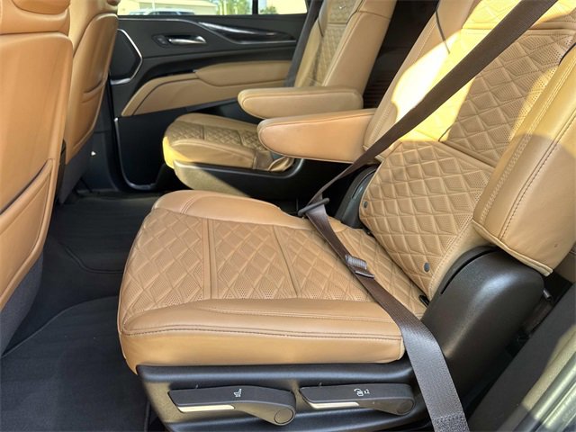 Used 2024 Cadillac Escalade Sport w/ LPO, ONYX Package image 17