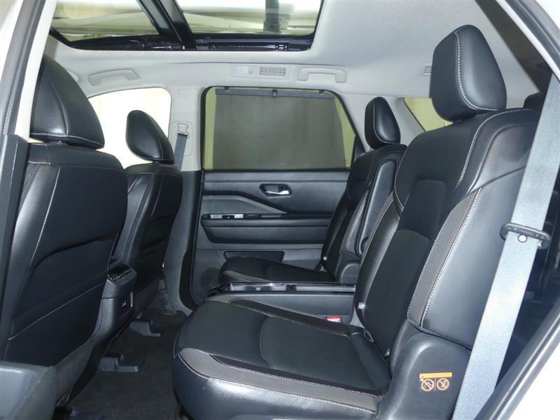 Used 2023 Nissan Pathfinder SL w/ SL Premium Package image 26