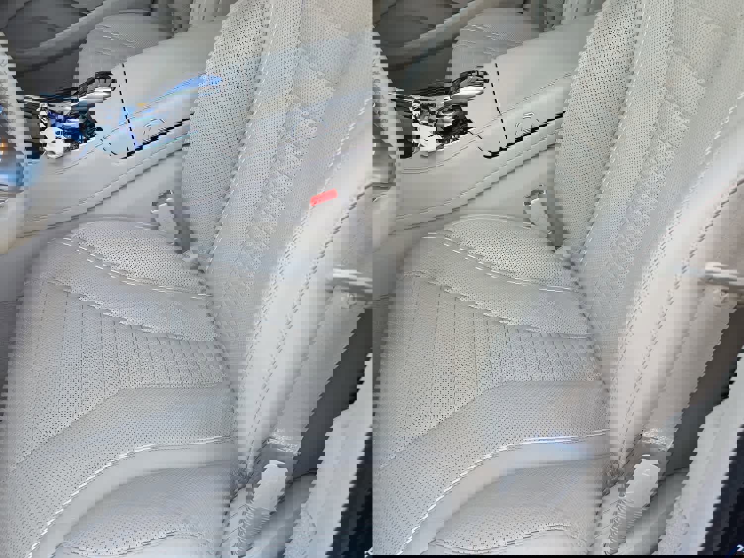 Used 2020 Mercedes-Benz S 560 4MATIC Sedan image 16