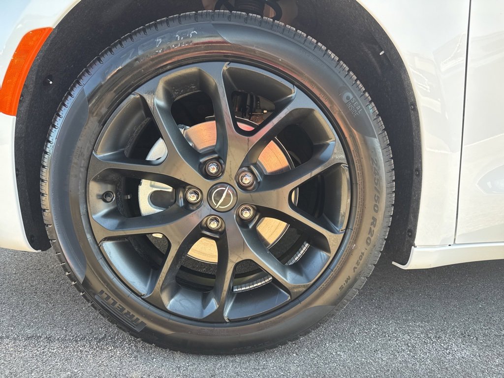 New 2026 Chrysler Pacifica Limited w/ S Appearance Package image 15