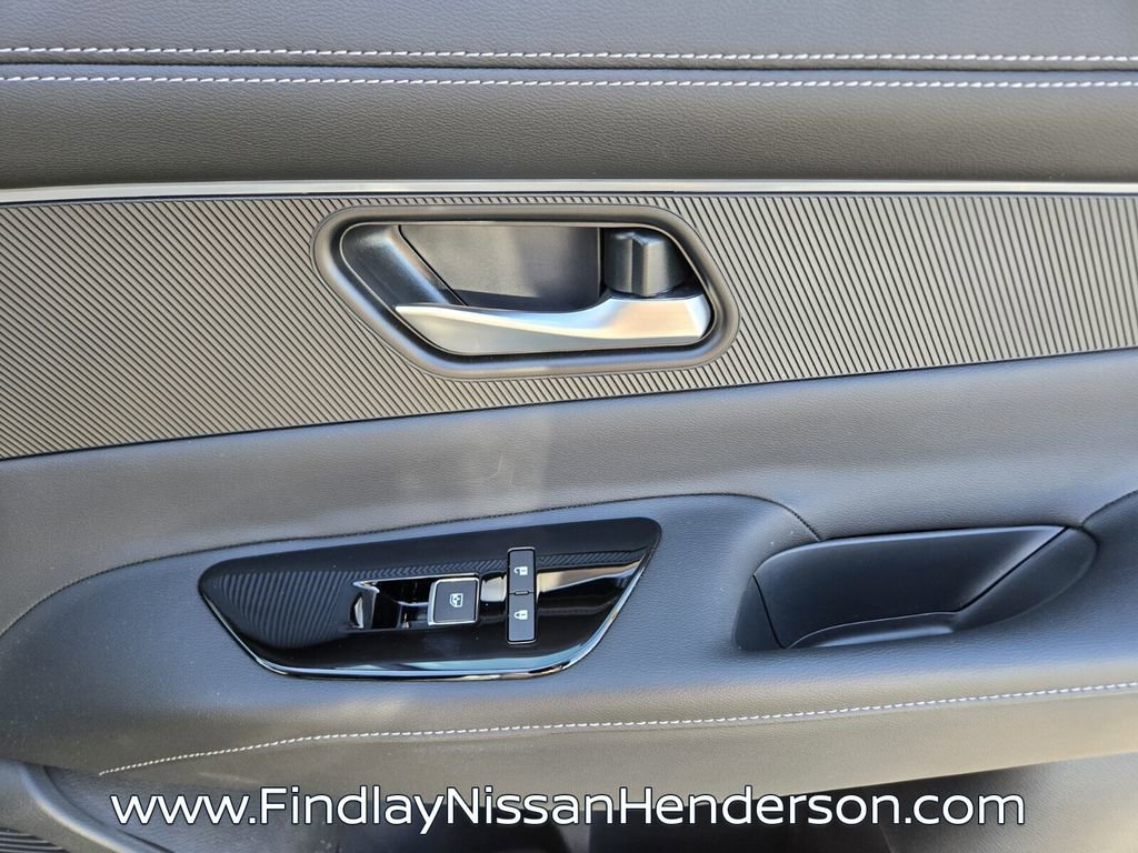 Used 2025 Nissan Murano SV FWD image 18