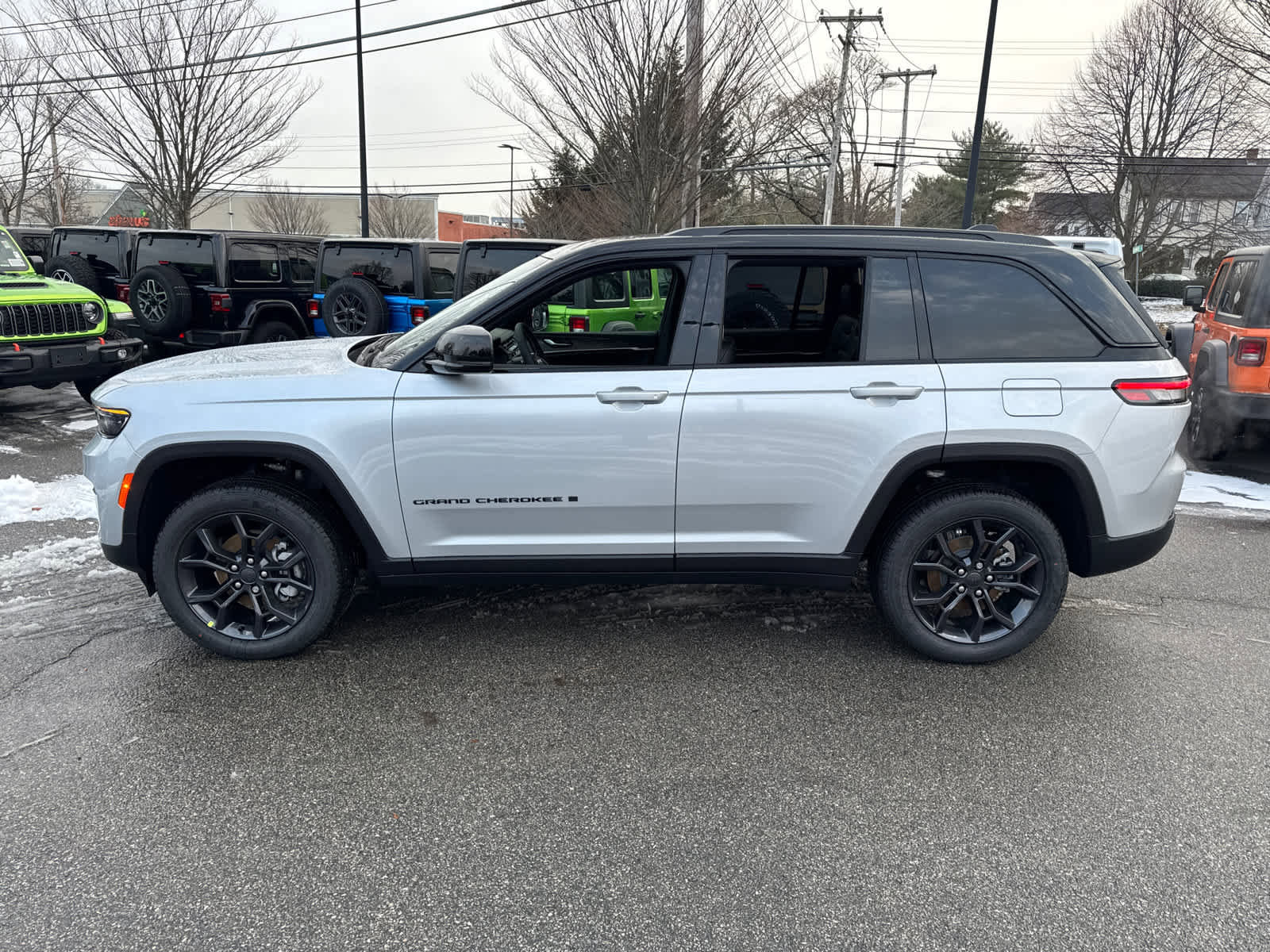 New 2025 Jeep Grand Cherokee Limited w/ Trailer Tow Package AWD/4WD image 3