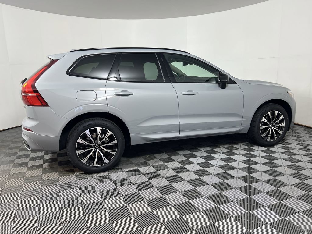 Certified 2025 Volvo XC60 B5 Core w/ Climate Package image 11