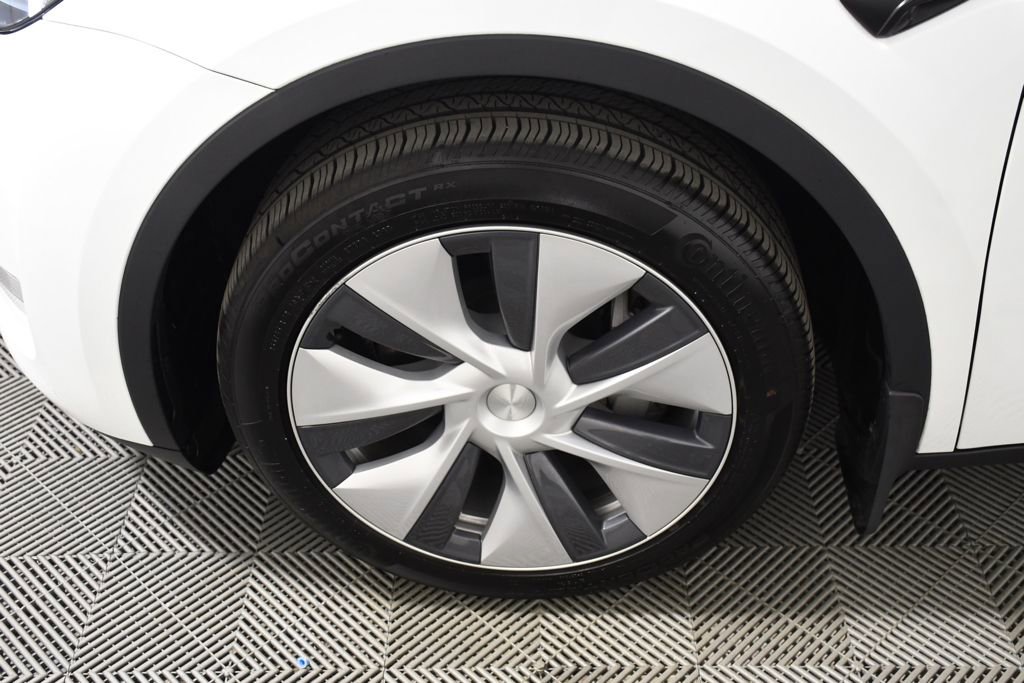 Used 2023 Tesla Model Y Long Range image 11