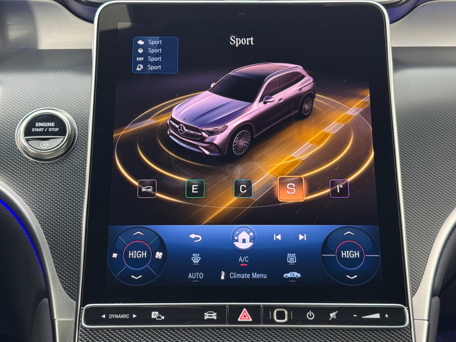 Used 2025 Mercedes-Benz GLC 300 4MATIC w/ AMG Line image 33