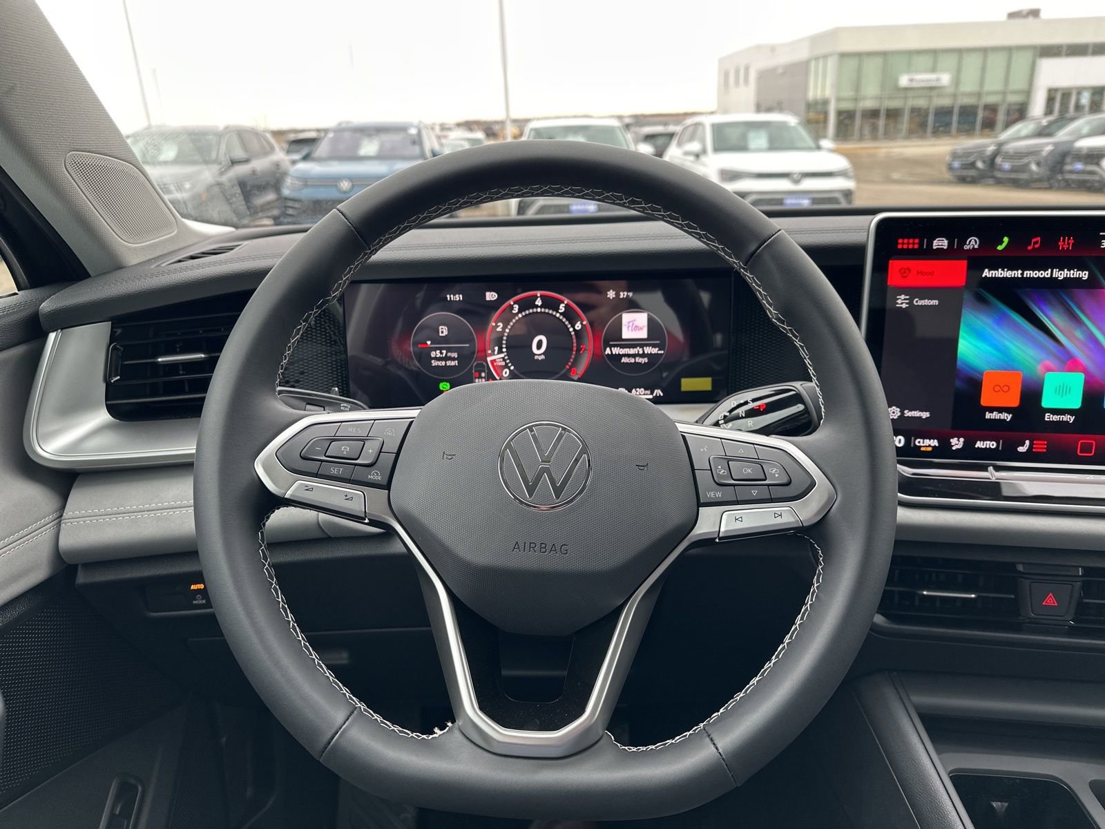 New 2026 Volkswagen Tiguan SE AWD/4WD image 38