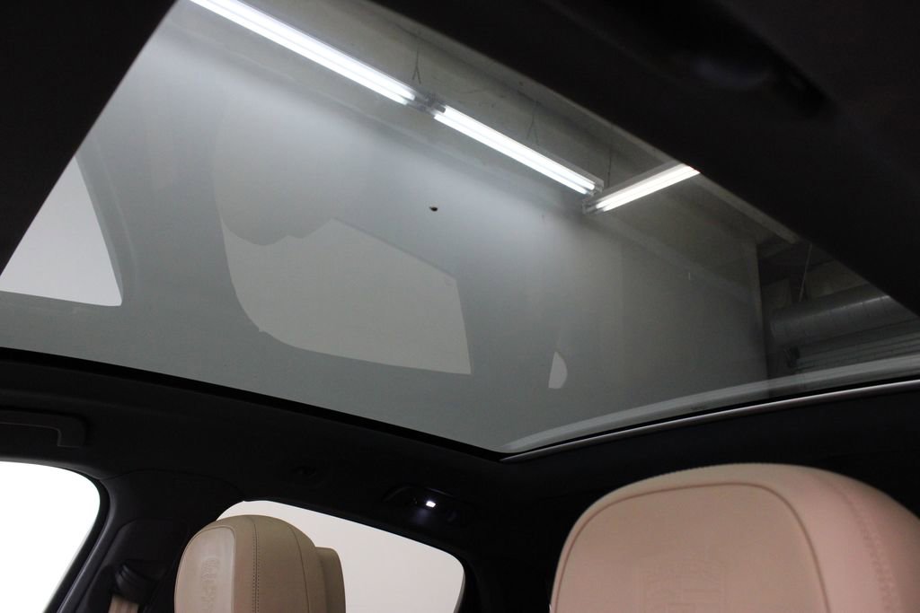 Certified 2023 Porsche Cayenne Platinum Edition image 21