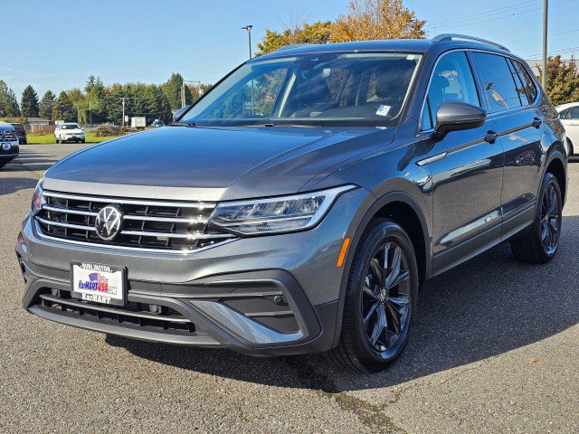 Used 2024 Volkswagen Tiguan SE w/ Panoramic Sunroof Package AWD/4WD image 7