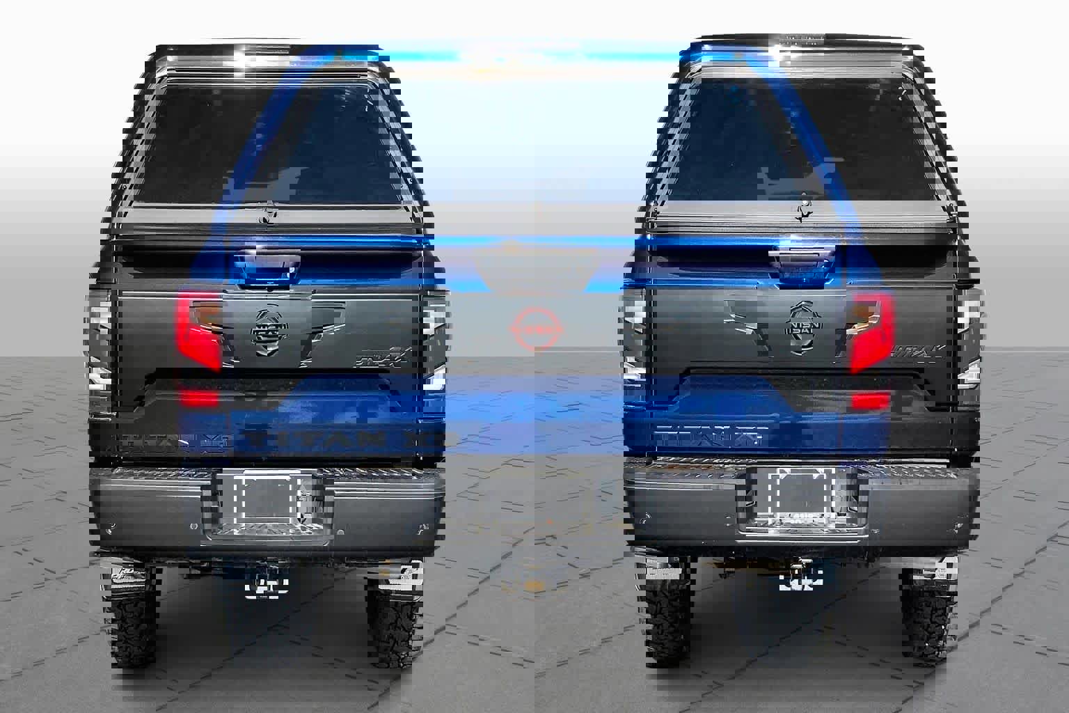 Used 2023 Nissan Titan PRO-4X image 4