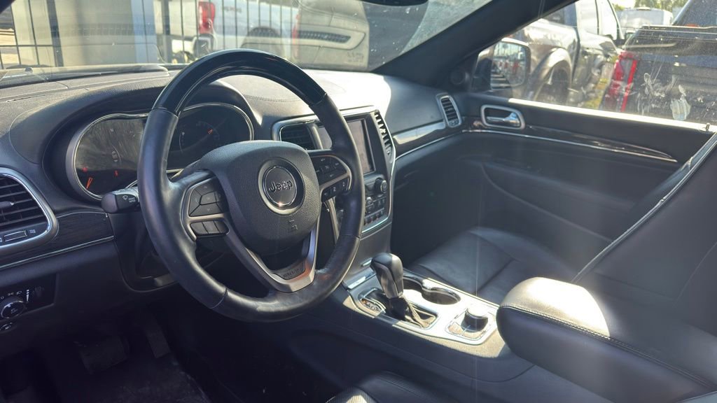 Used 2018 Jeep Grand Cherokee Overland AWD/4WD image 9