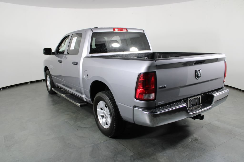 Used 2022 RAM 1500 Classic SLT image 3