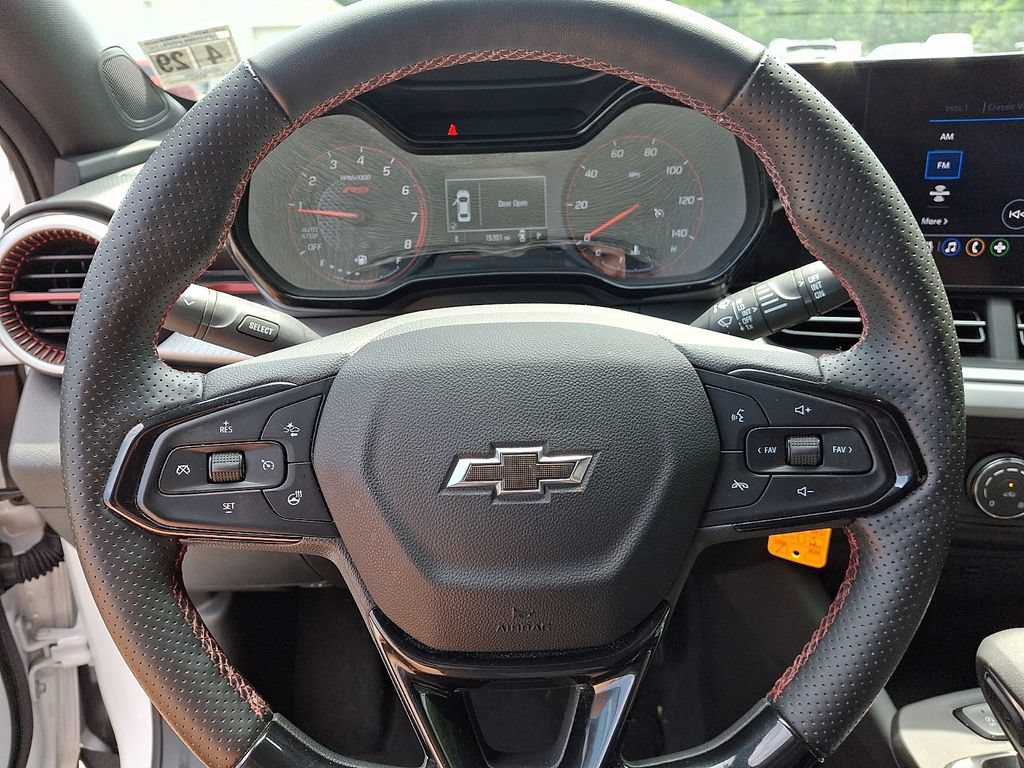 Used 2024 Chevrolet Trax RS FWD image 24