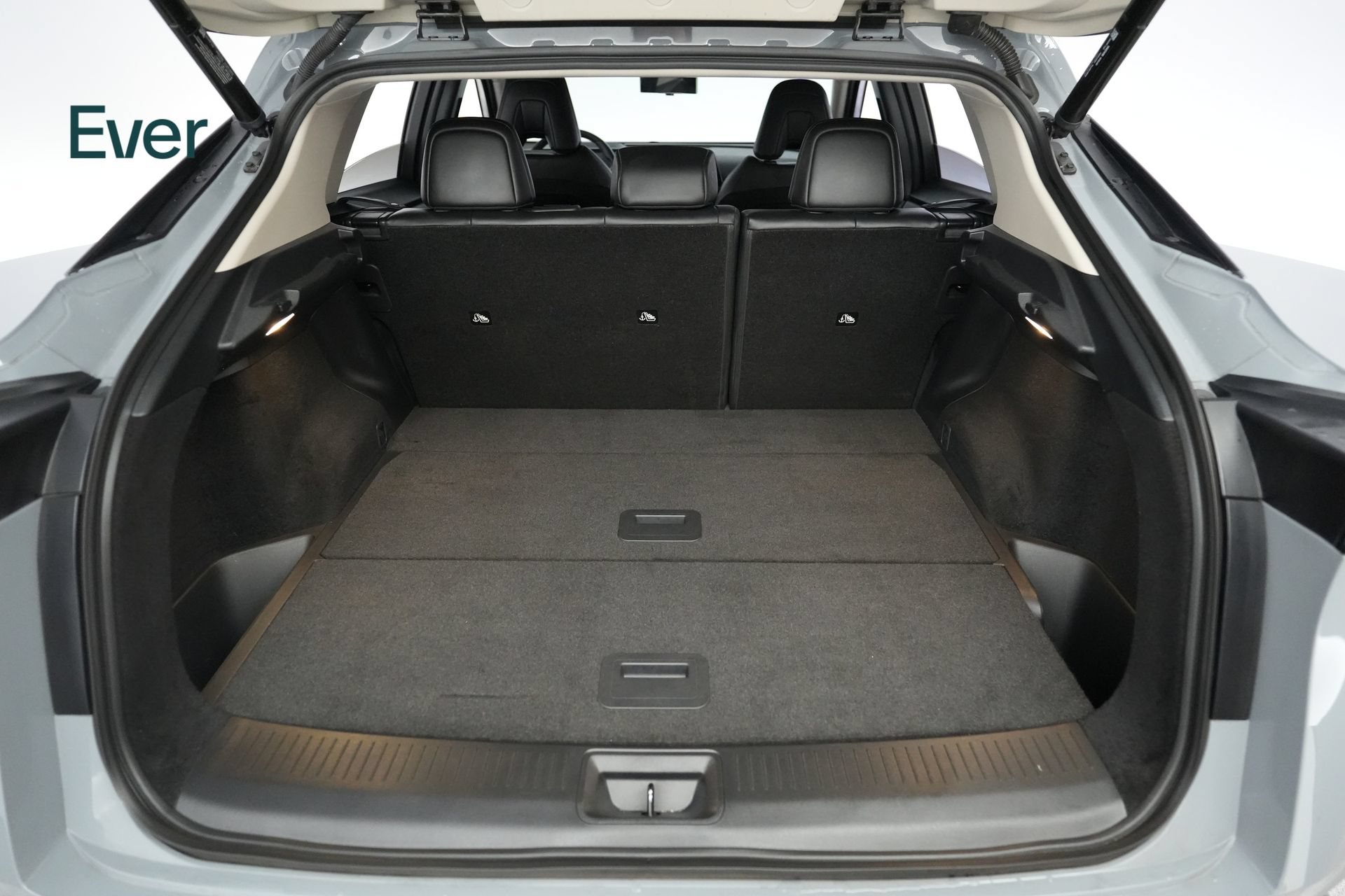 Used 2024 Nissan Ariya AWD image 8