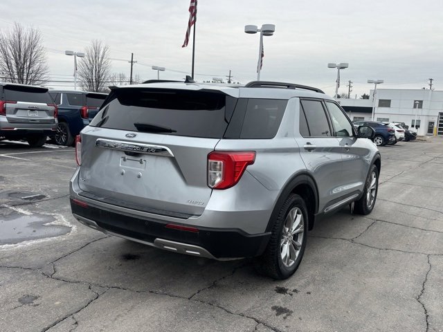 Used 2022 Ford Explorer XLT w/ Equipment Group 202A image 5