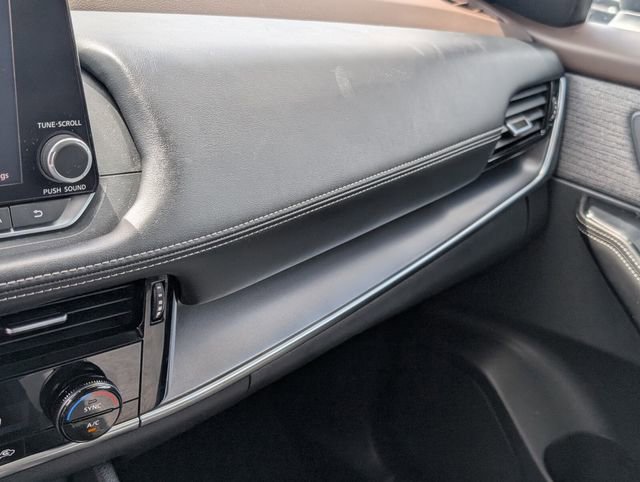 Used 2022 Nissan Rogue SV image 30