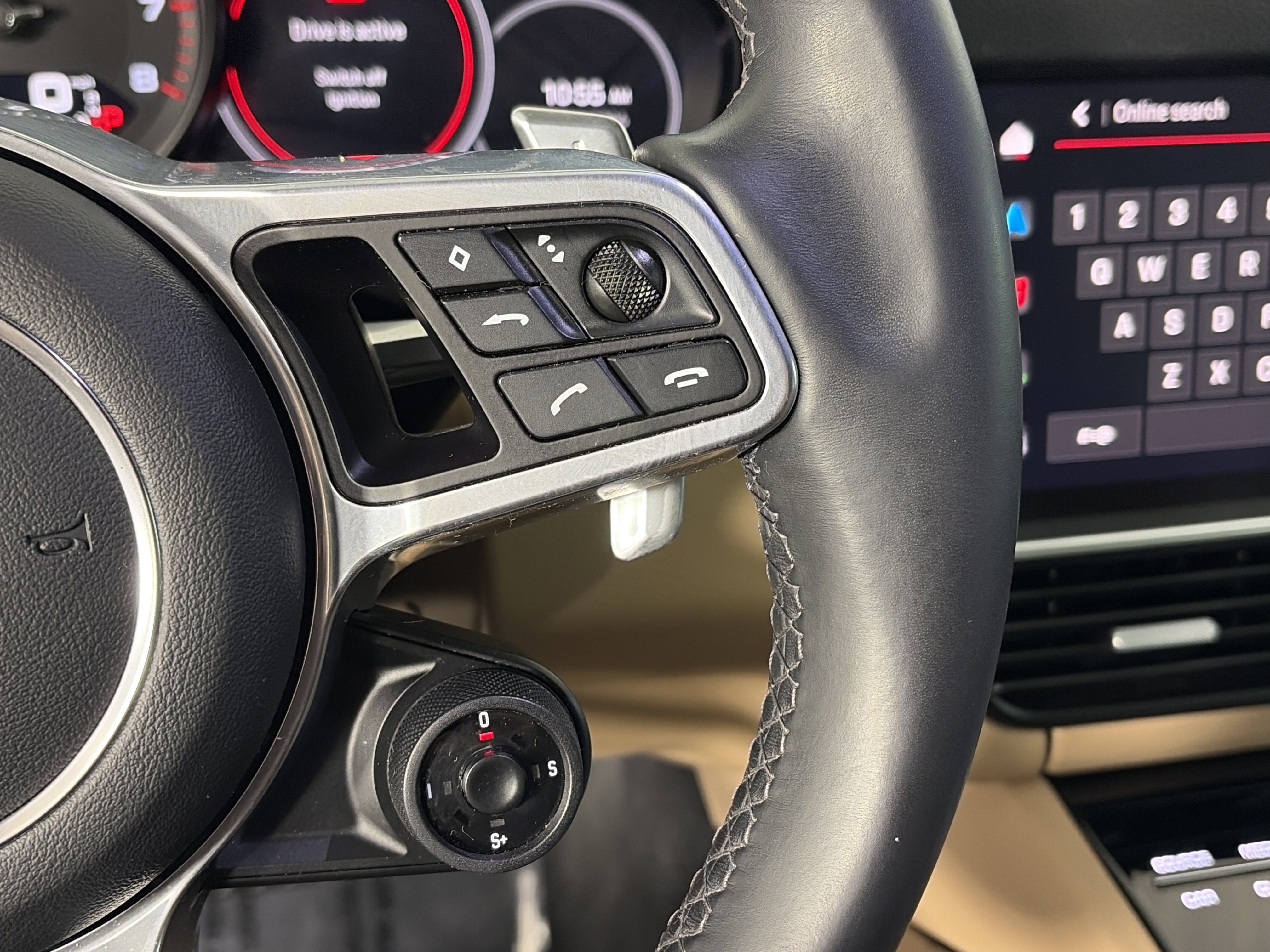 Used 2023 Porsche Cayenne Platinum Edition image 28