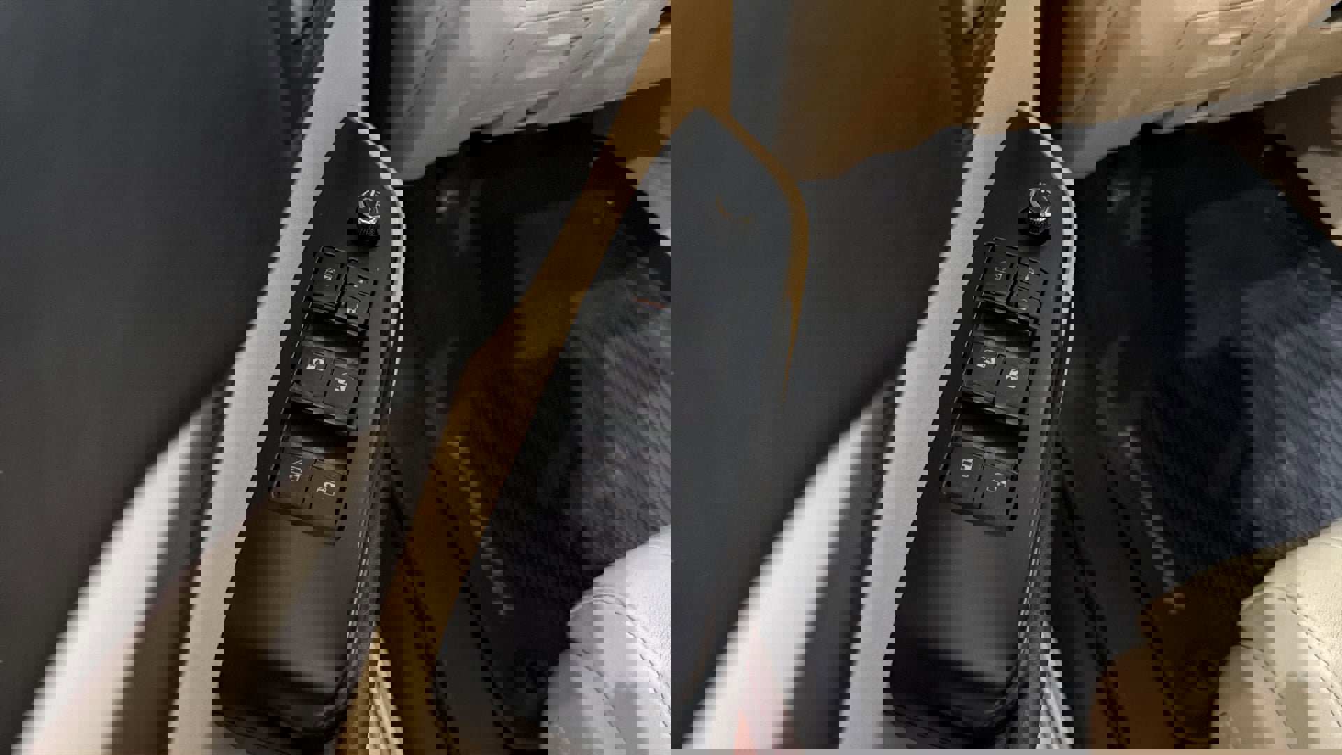 Used 2017 Toyota Highlander XLE AWD/4WD image 19