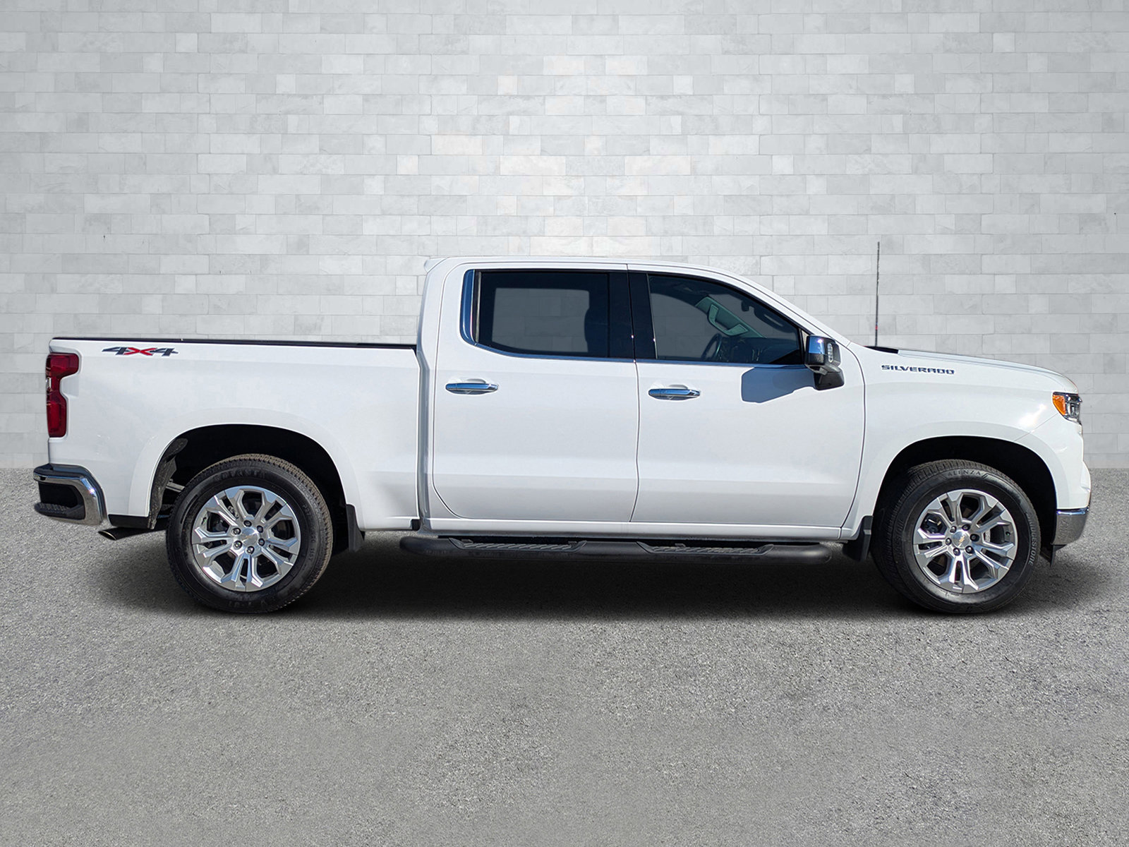 Used 2024 Chevrolet Silverado 1500 LTZ w/ Technology Package image 4