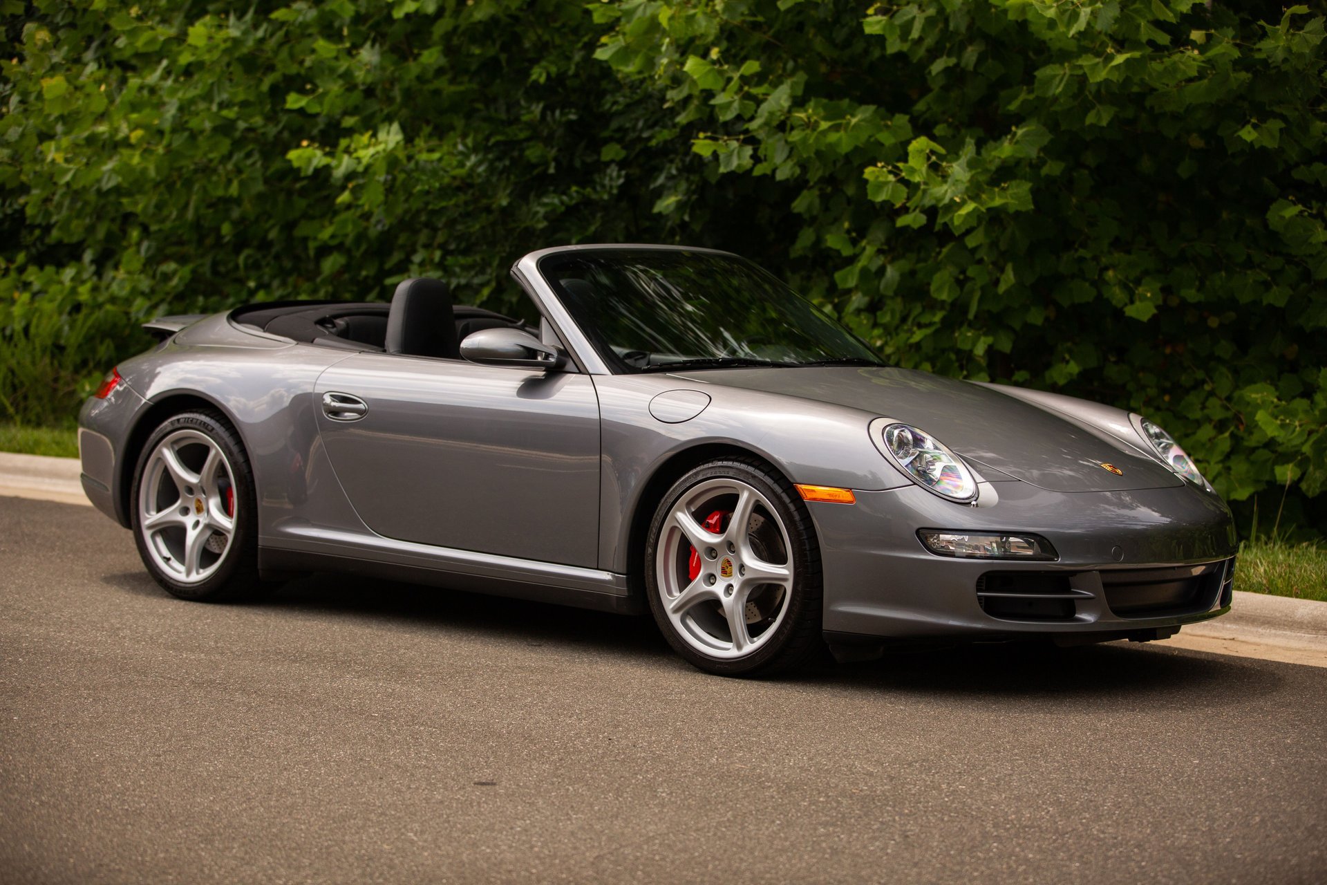 Used 2006 Porsche 911 Carrera 4S AWD/4WD image 2