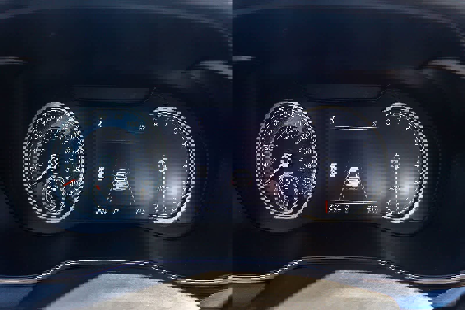 Used 2026 Genesis G70 2.5T image 25