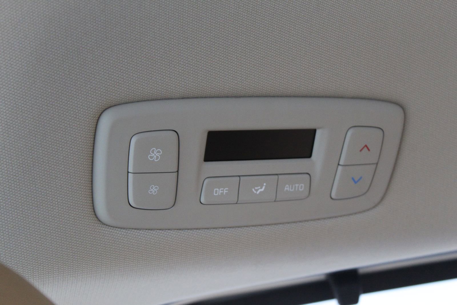 Used 2024 Kia Carnival EX image 42