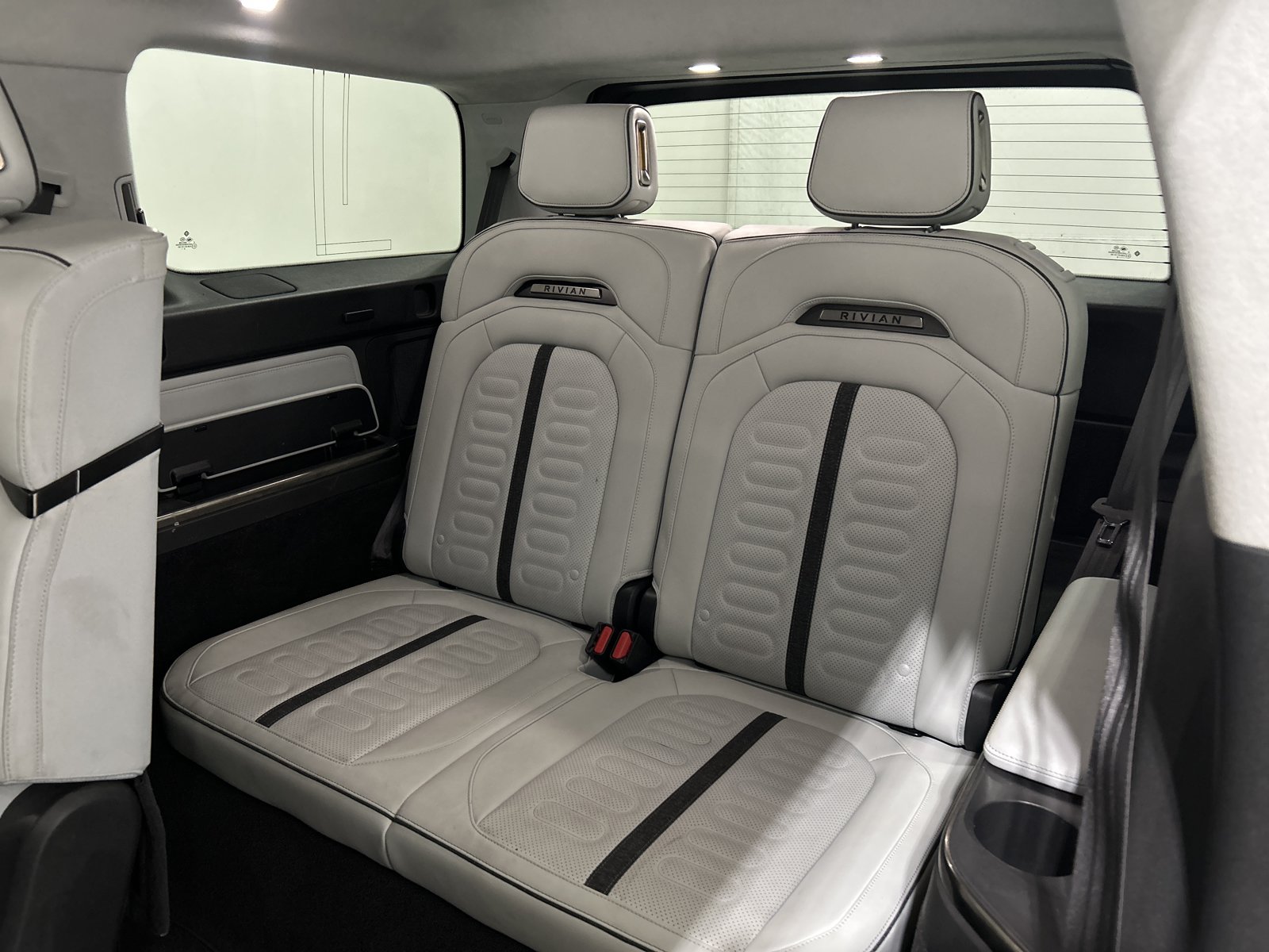 Used 2024 Rivian R1S Adventure AWD/4WD image 22