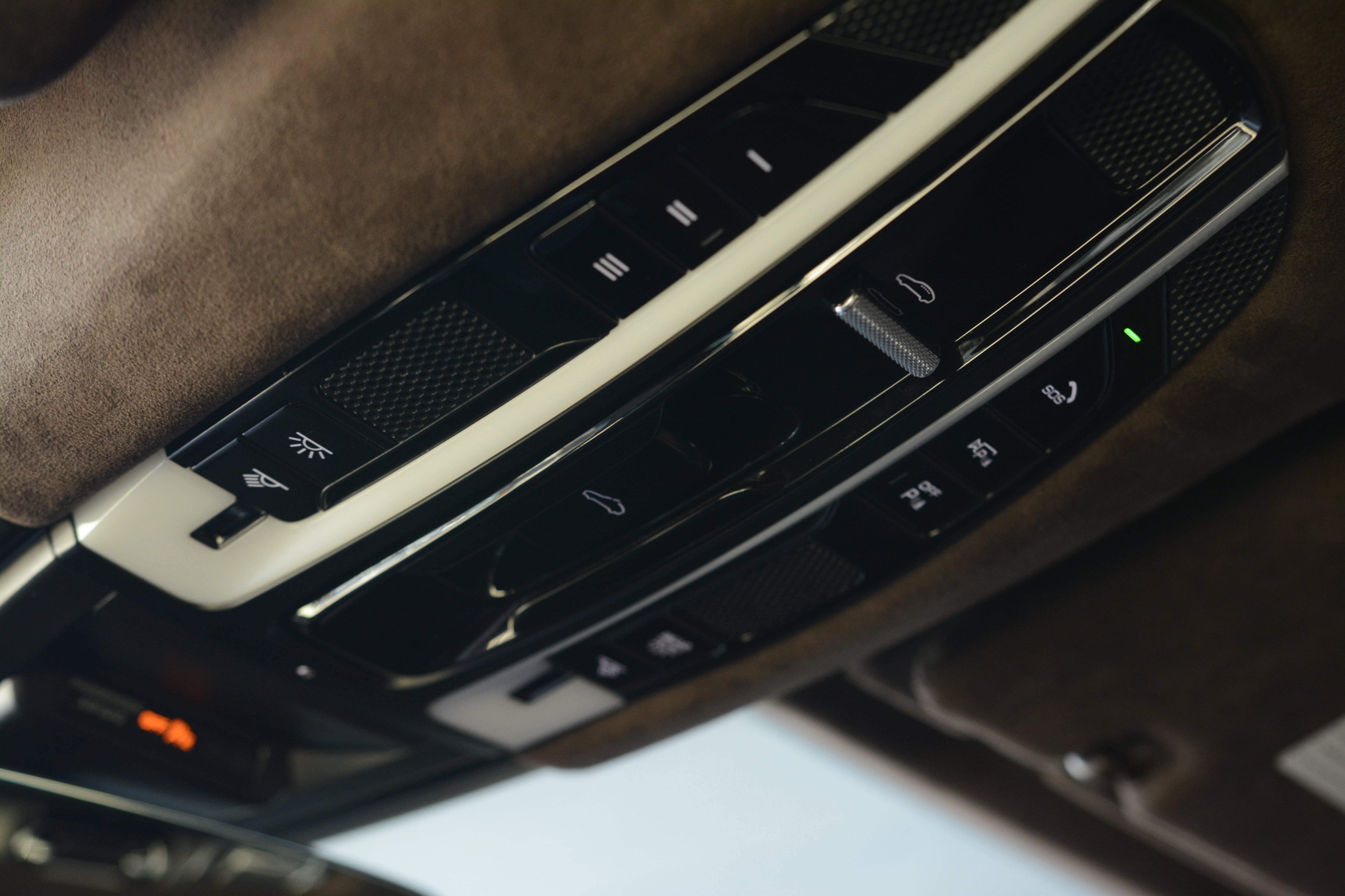 Certified 2023 Porsche Cayenne Turbo AWD/4WD image 23