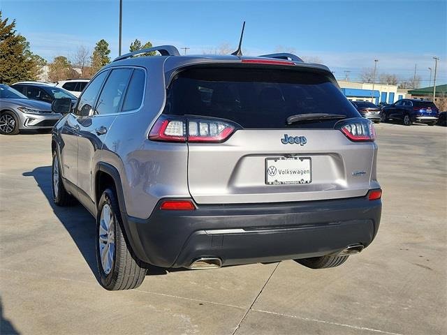 Used 2019 Jeep Cherokee Latitude w/ Popular Appearance Group image 3