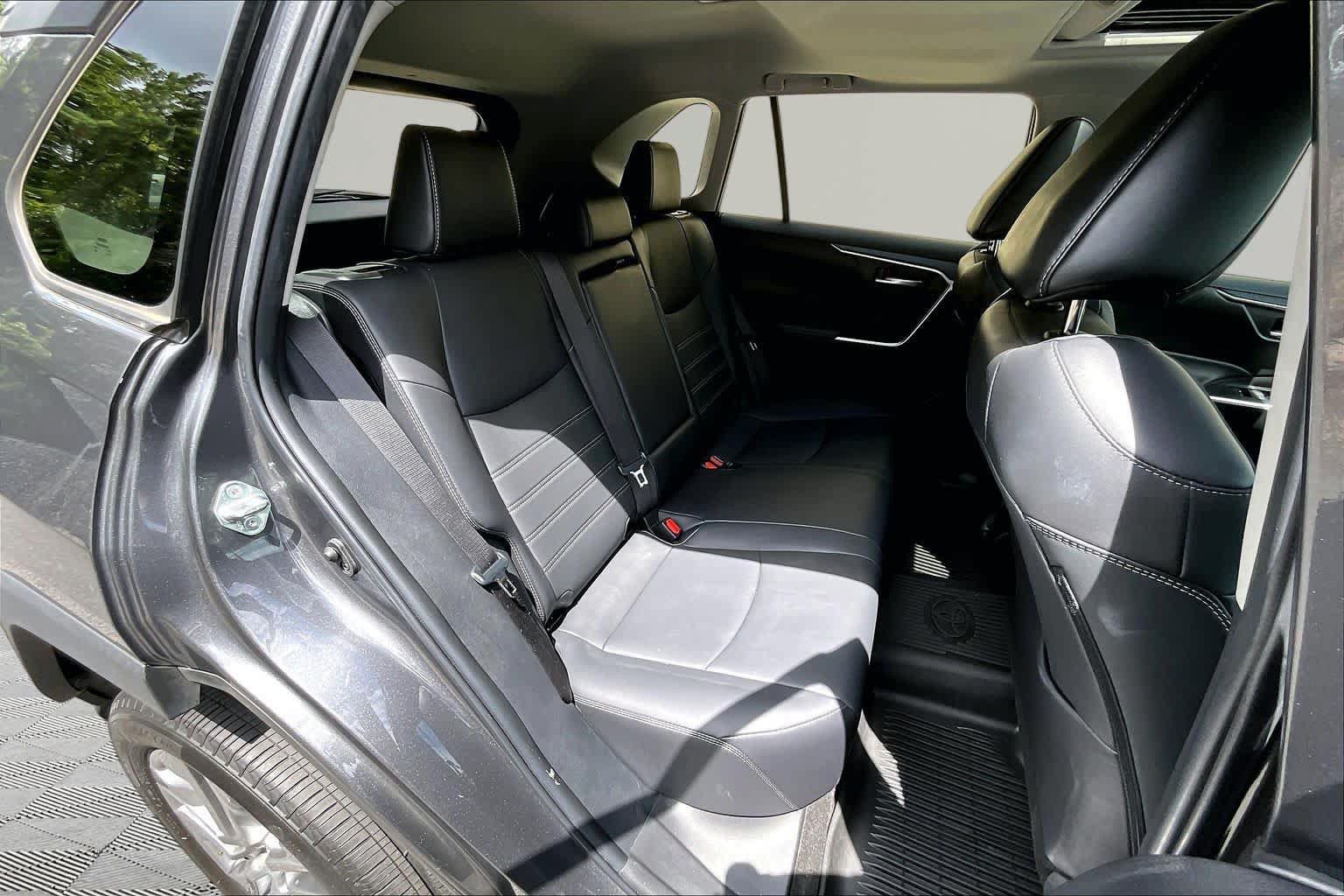 Used 2023 Toyota RAV4 XLE Premium FWD image 20