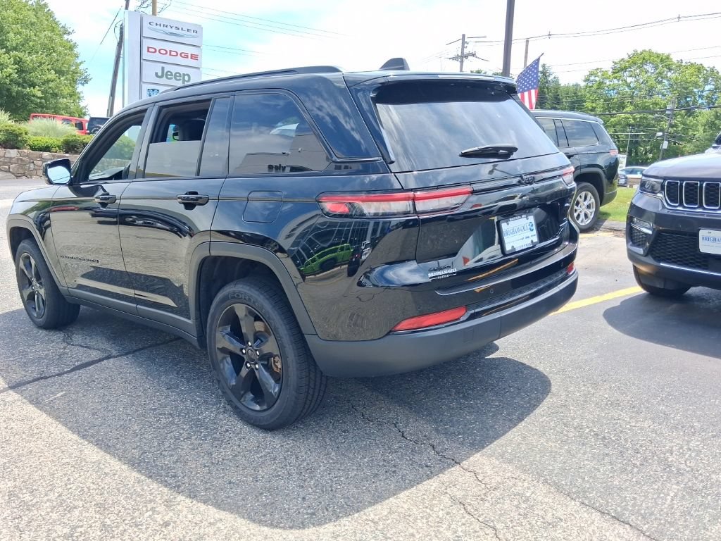 Certified 2023 Jeep Grand Cherokee Altitude AWD/4WD image 7