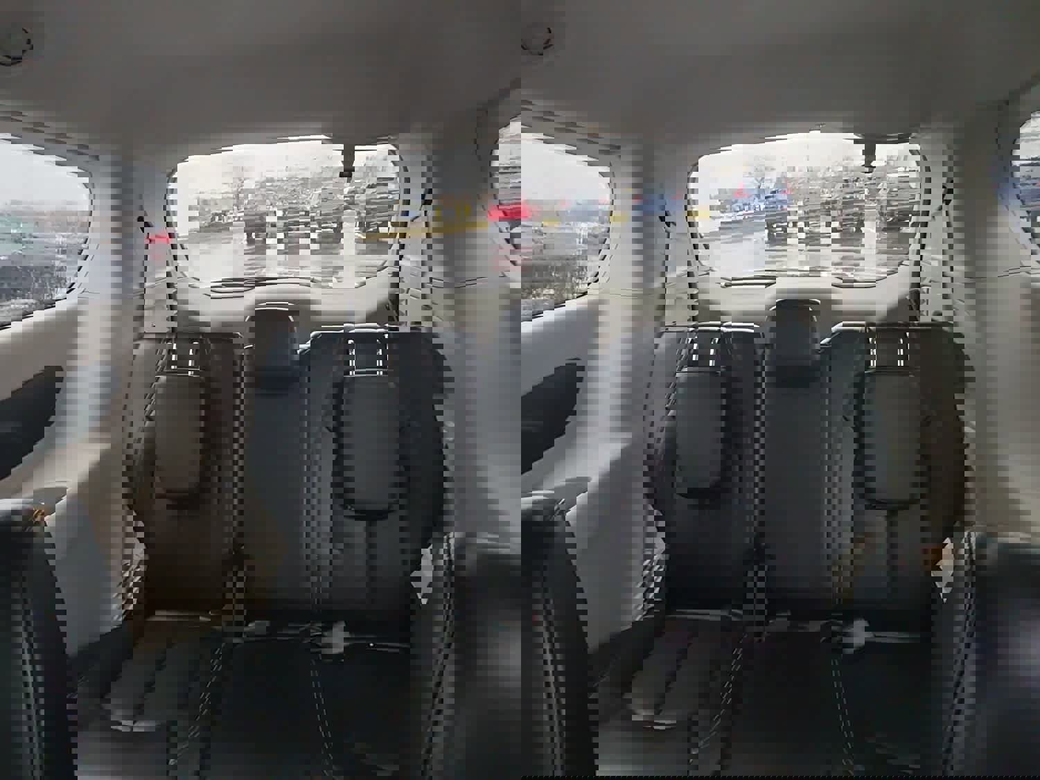 Used 2024 Chrysler Pacifica Touring-L image 8