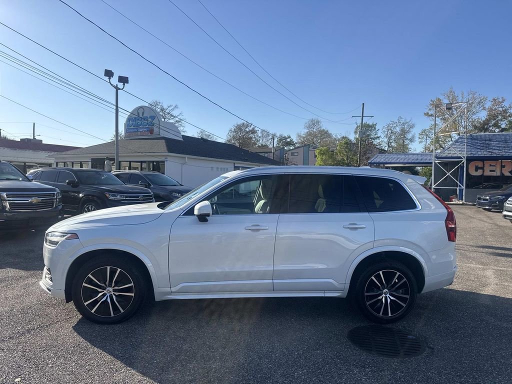 Used 2021 Volvo XC90 T5 Momentum w/ Climate Package image 4