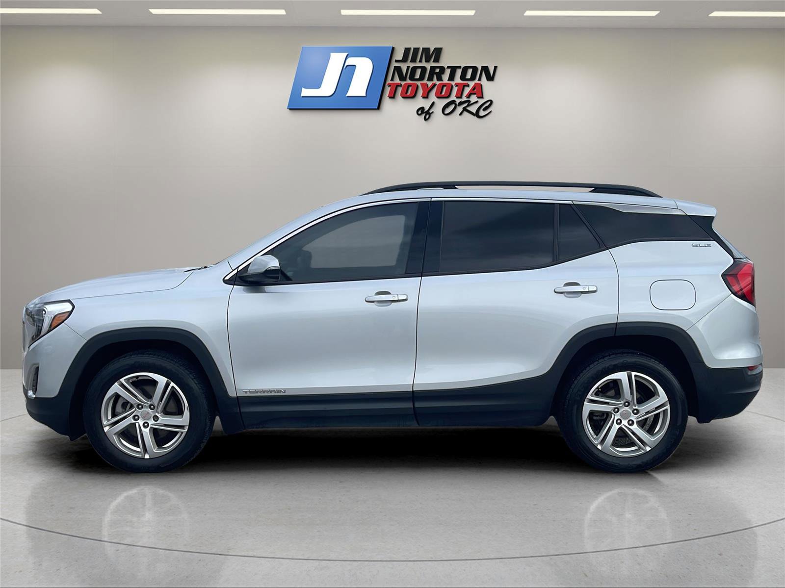 Used 2019 GMC Terrain SLE w/ Driver Convenience Package image 8