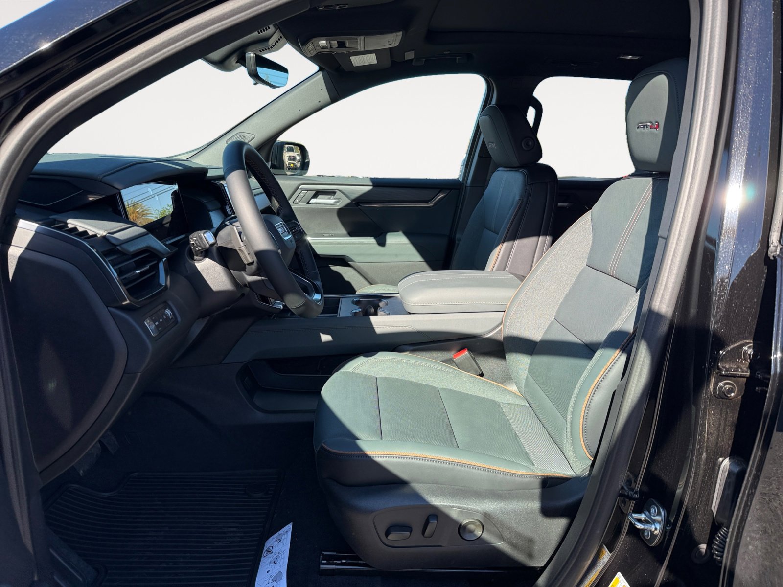 New 2026 GMC Acadia AT4 w/ Luxury Package image 10