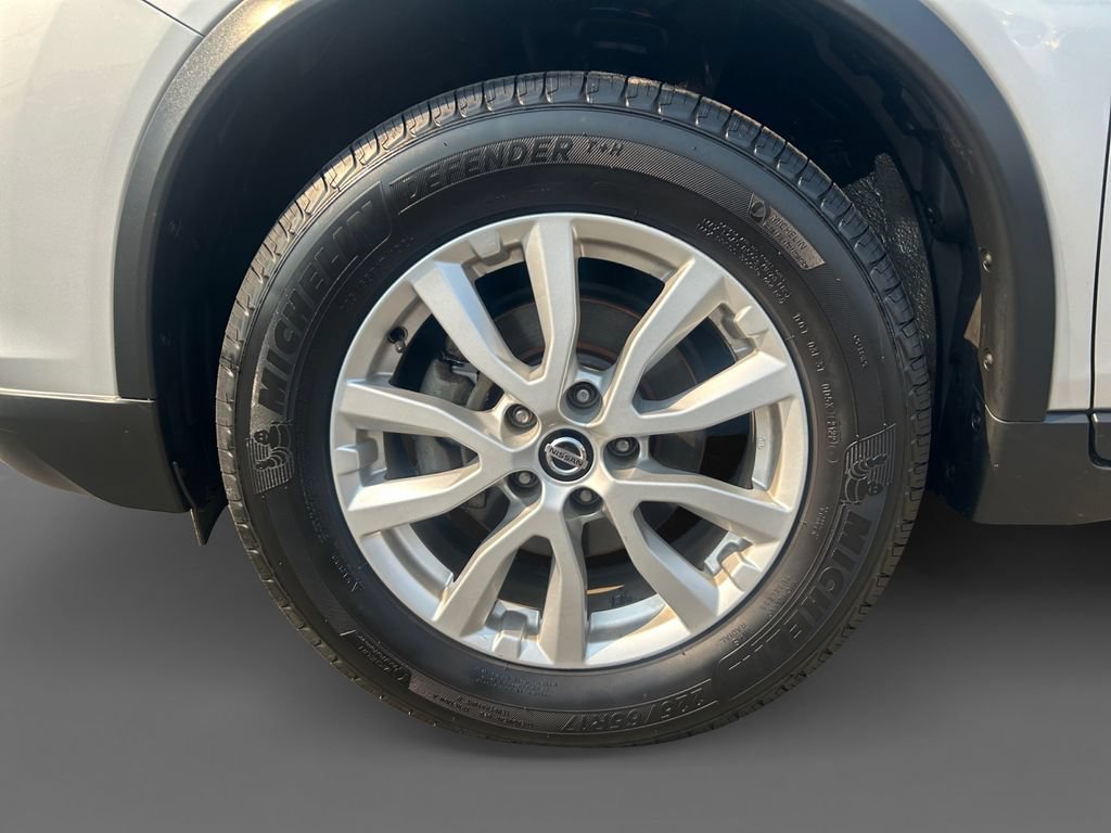Used 2019 Nissan Rogue SV AWD/4WD image 15
