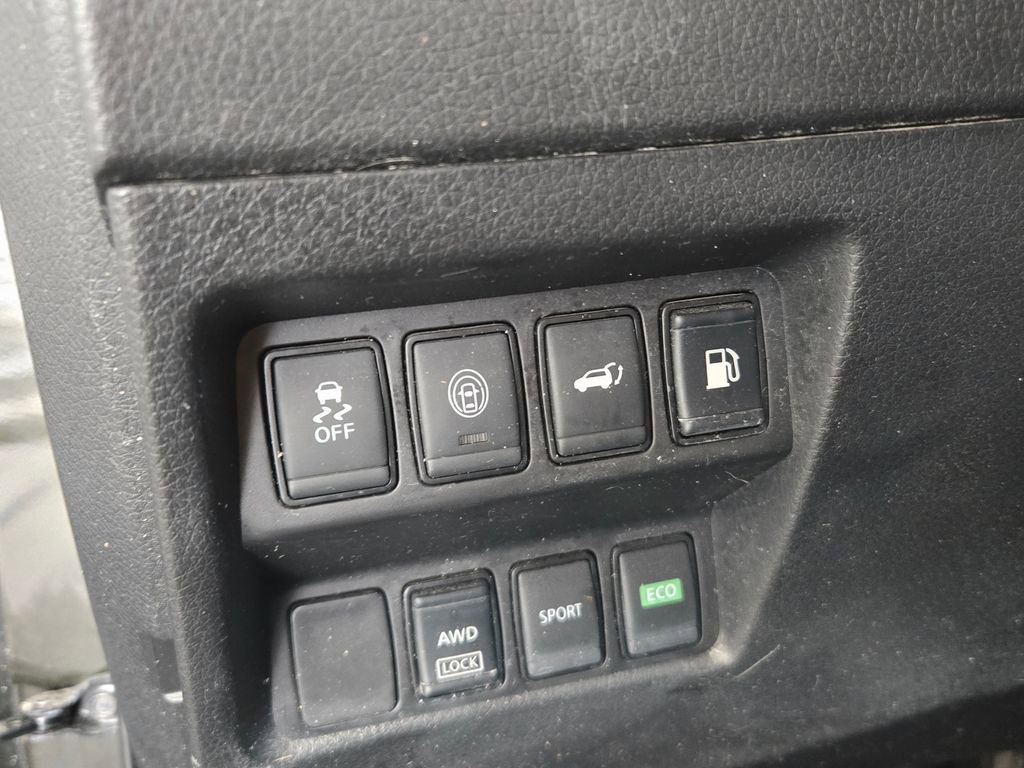 Used 2019 Nissan Rogue SV AWD/4WD image 31