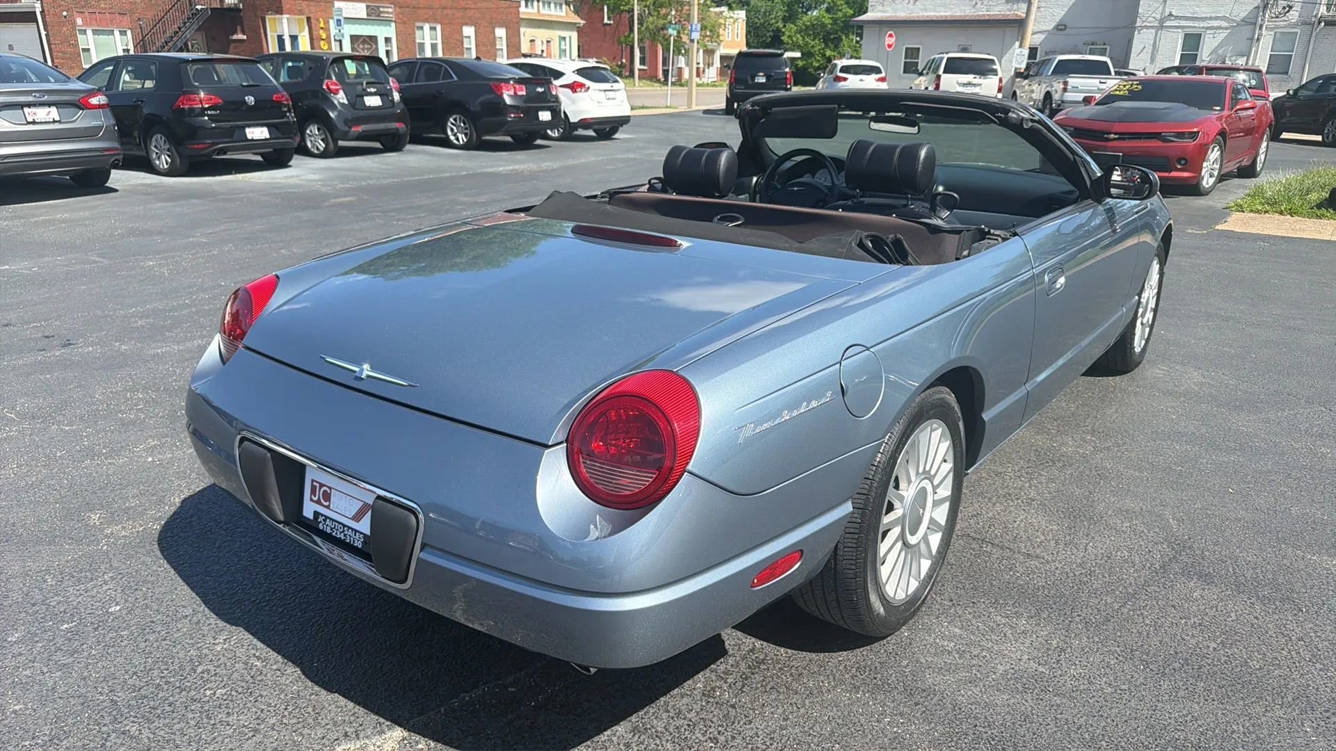 Used 2005 Ford Thunderbird RWD image 5