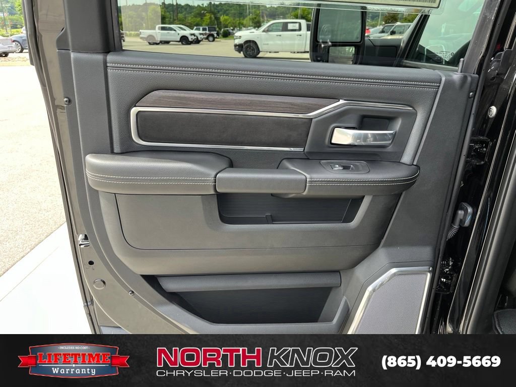 New 2026 RAM 2500 Laramie w/ Night Edition AWD/4WD image 17