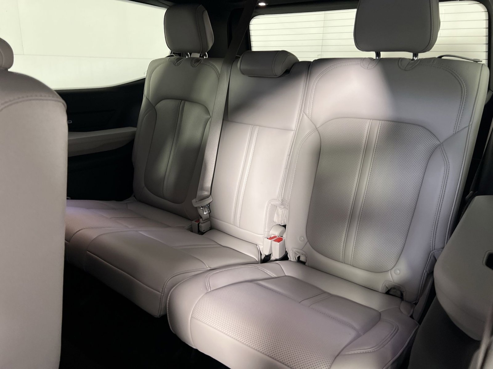 Used 2025 Jeep Wagoneer 4WD image 27