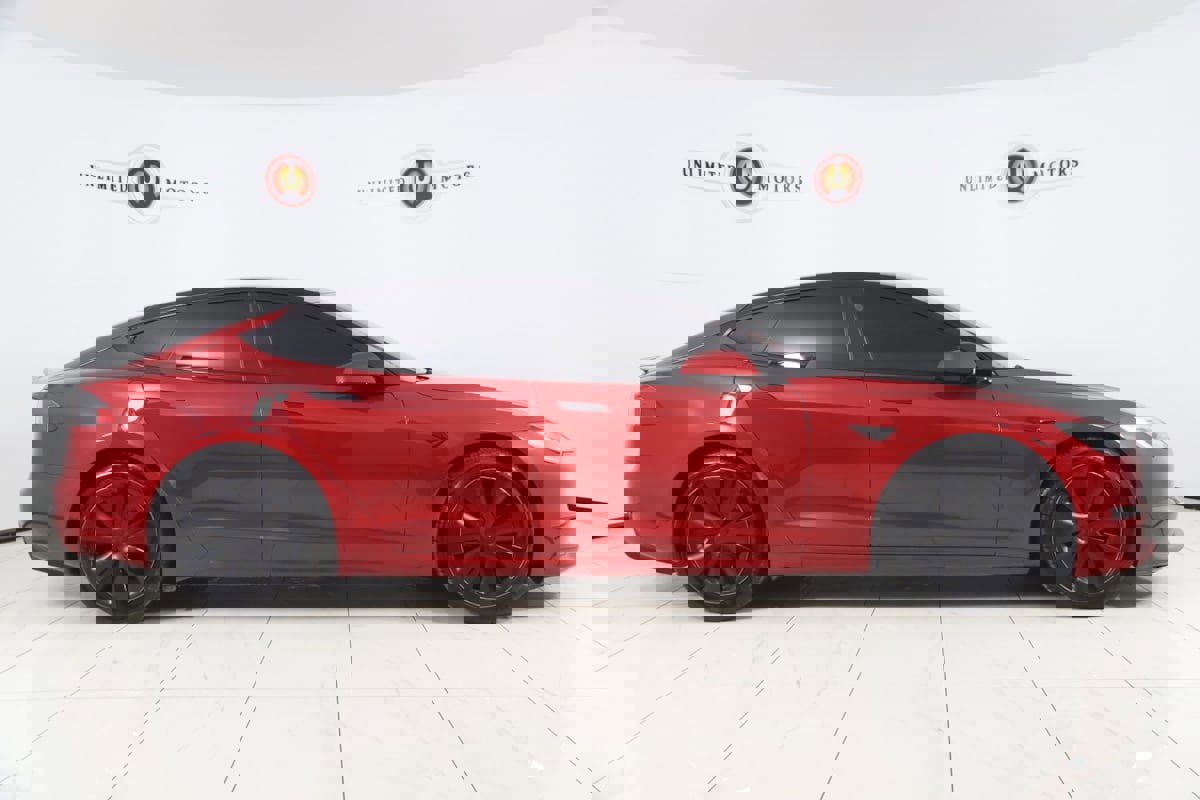 Used 2021 Tesla Model S Plaid image 2