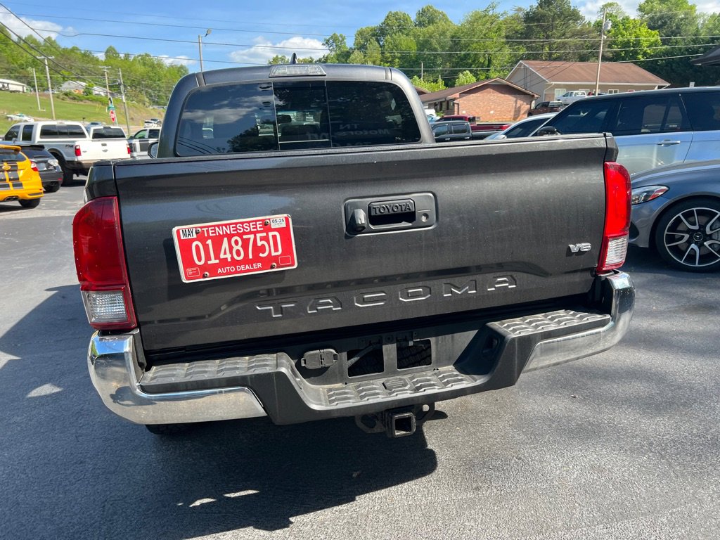Used 2017 Toyota Tacoma TRD Off-Road image 23