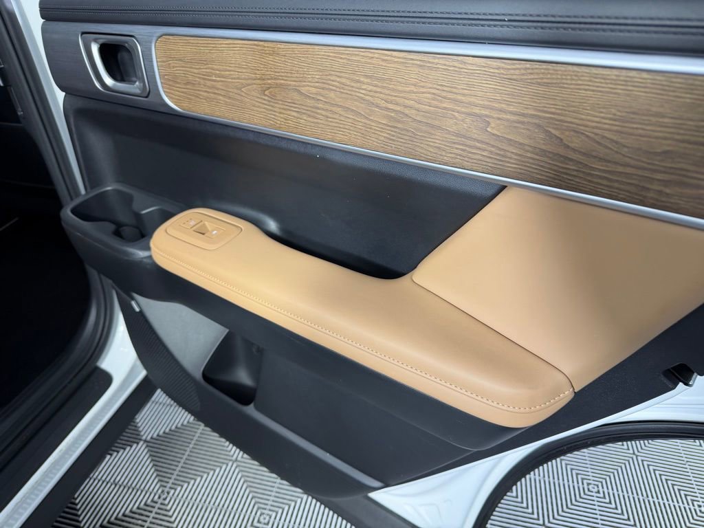 Used 2025 Hyundai Santa Fe Limited image 34