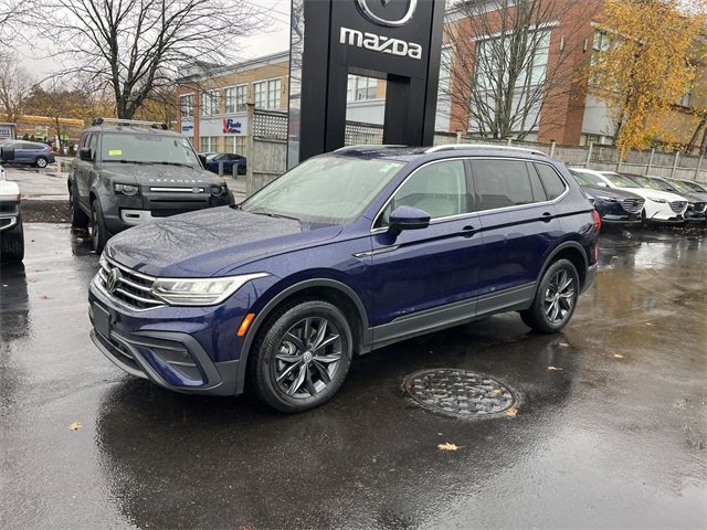 Used 2022 Volkswagen Tiguan SE image 1