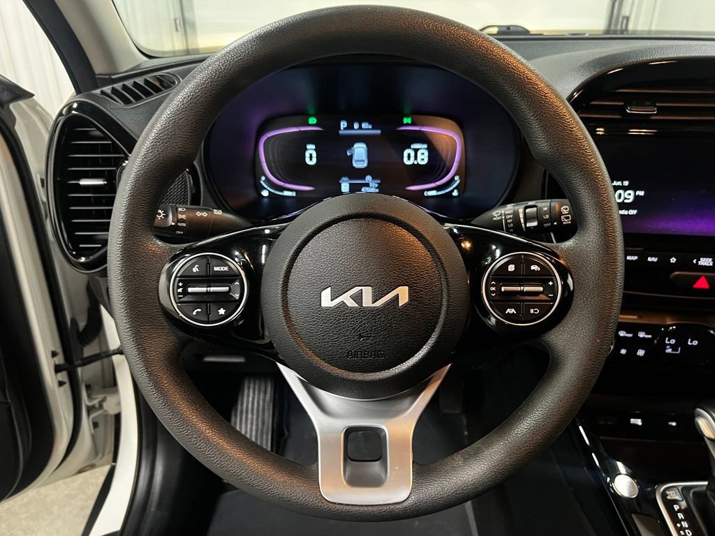 Used 2023 Kia Soul S FWD image 17