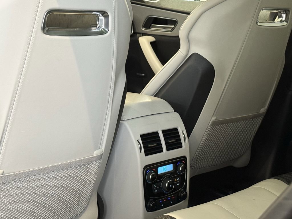 Used 2020 Jaguar F-PACE SVR image 13